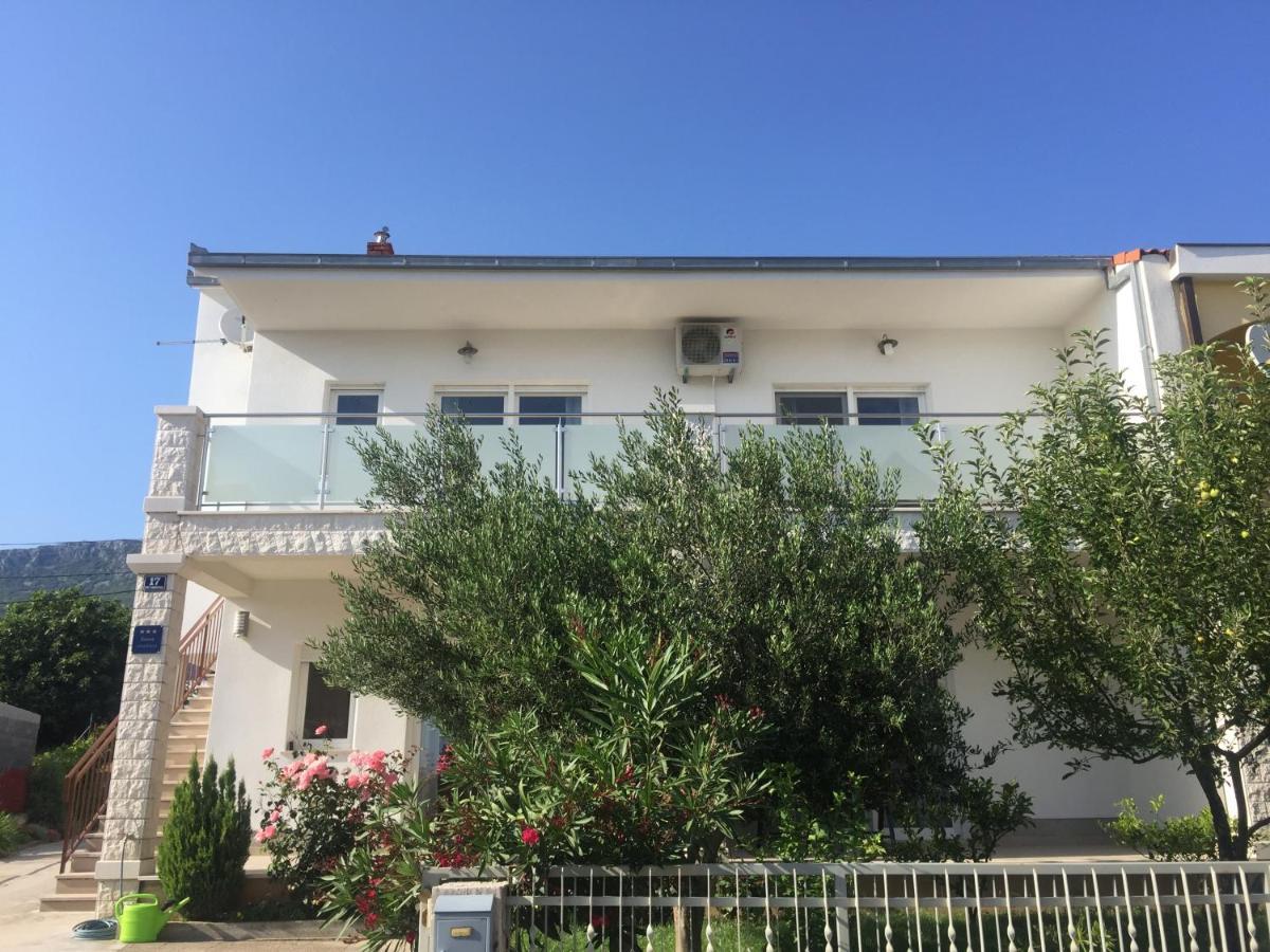 Apartments With A Parking Space Kastel Kambelovac, Kastela - 15480 Exterior photo